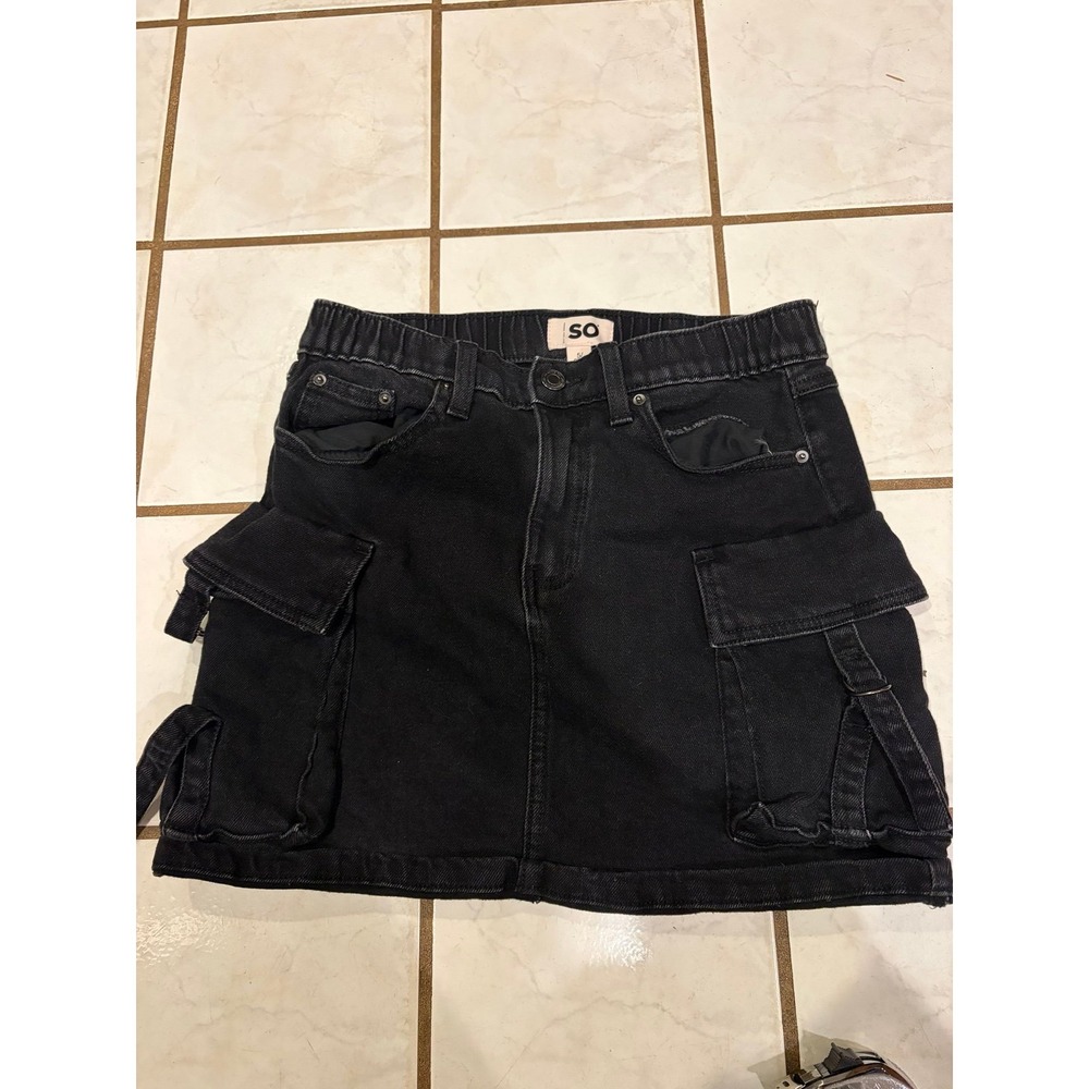 Junior SO black wash cargo denim mini skirt